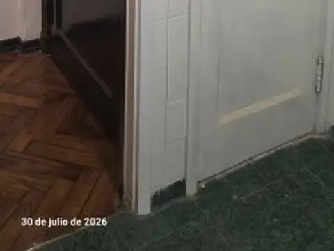 Excelente depto. listo para disfrutar a una cuadra del subte linea "a" y 20 mts. av....