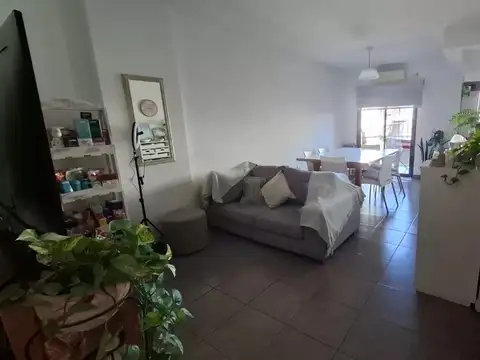 DEPARTAMENTO 2 AMBIENTES CON BALCON AL FRENTE