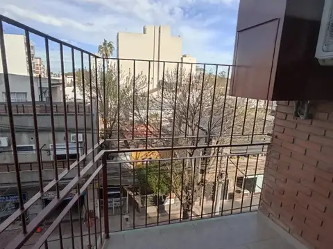 DEPARTAMENTO 2 AMBIENTES CON BALCON AL FRENTE