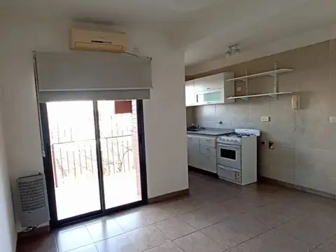 DEPARTAMENTO 2 AMBIENTES CON BALCON AL FRENTE