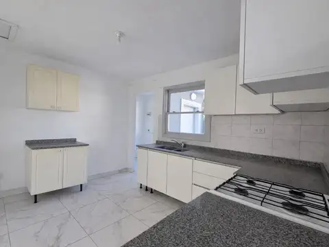 Casa en Alquiler con 1 cochera