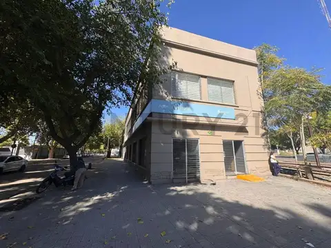 CENTURY 21 ALQUILA LOCAL COMERCIAL EN CIUDAD DE MENDOZA