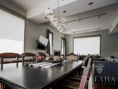 Casa en Venta con 4 cocheras