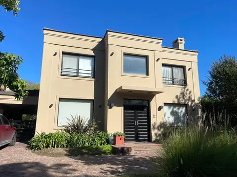 Venta de casa en Barrio Septiembre Escobar APTO CREDITO permuta