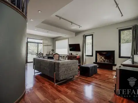 Casa 6 ambientes con 3 baños