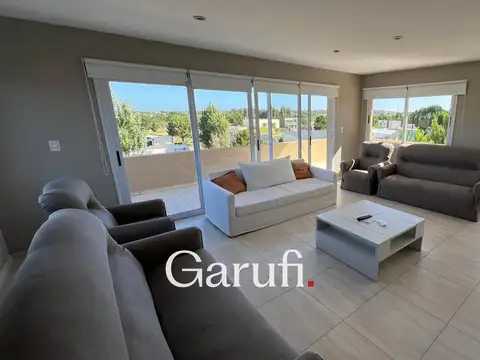 Casa 5 ambientes con 7 baños