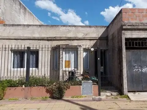 CASA EN VENTA 4 AMBIENTES APTO CREDITO LOMAS