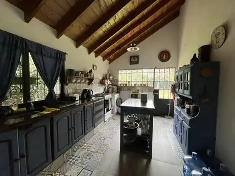 Saravi 2800, La Lonja, Pilar