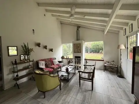 Saravi 2800, La Lonja, Pilar