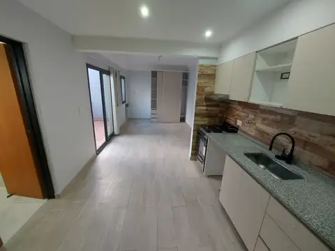 DEPARTAMENTO 1 AMB. CON BALCÓN – 32 m² TOTALES – MONTE CASTRO – ALQUILER