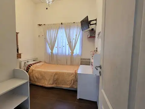 Venta Casa cuatro dormitorios parque piscina Castelar Norte