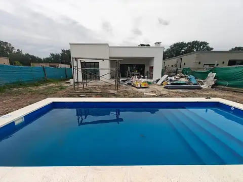 Casa en Venta con 2 cocheras