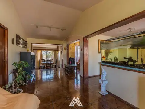 VENDO CASA MALVIN 3 dormitorios PISCINA BARBACOA