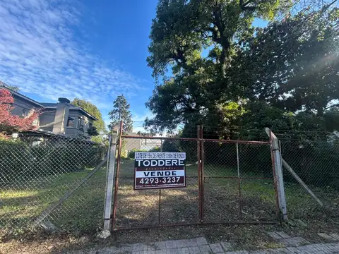 LOTE EN VENTA SOBRE CALLE FERRARI ENTRE INT. GONZALEZ Y J. SANCHEZ ADROGUE