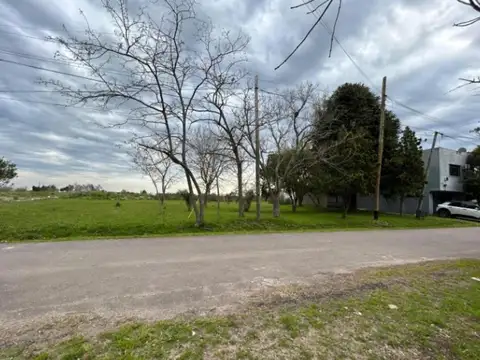 Casa en venta - 3 Dormitorios 1 Baño - La Plata