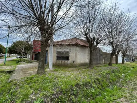 Casa en venta - 3 Dormitorios 1 Baño - La Plata