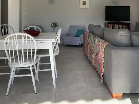Casa en Venta con 5 cocheras