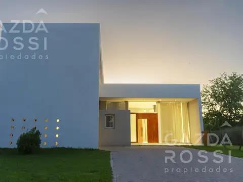Espectacular propiedad estilo moderno a la venta con renta en Barrio Privado El Centauro, Canning