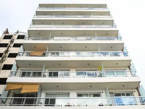 AMPLIO DEPARATMENTO. PILETA Y SUM- 1 DORM. EXCELENTE. IMPECABLE. CONTRAFRENTE.42 m2