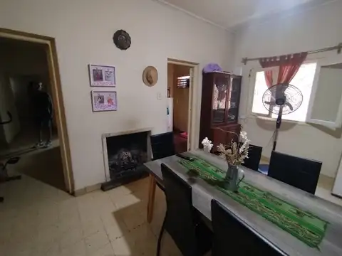 Casa 6 ambientes con 1 baño