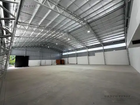 Galpon en Alquiler 21  mts Frente