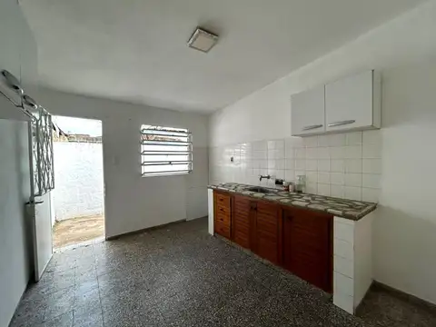 Casa 3 ambientes con 1 baño