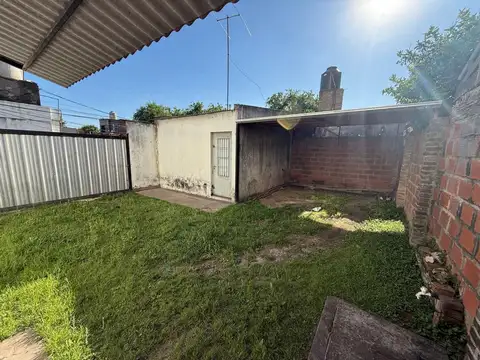 Casa 3 ambientes con 1 baño