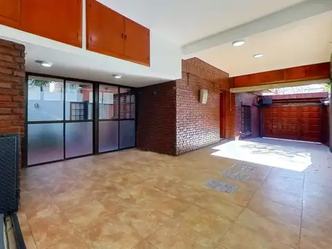 Casa 5 ambientes con 3 baños