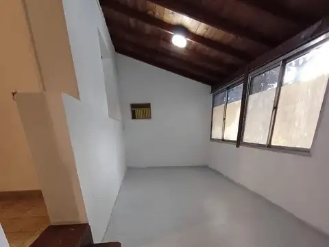 Depto Tipo Casa en Alquiler 40 años
