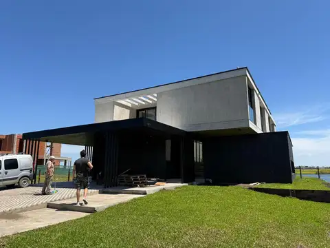 Casa en venta Barrio Amarras Puertos Escobar