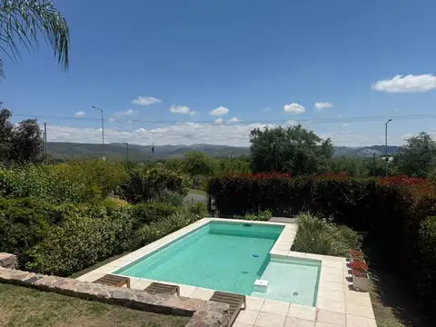 Casa 3 dormitorios en Country La Cuesta c/pileta