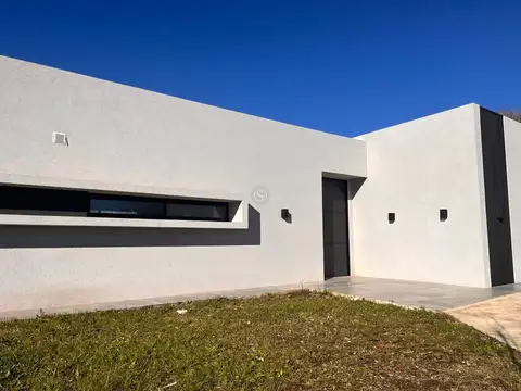 Casa en Venta en Pilar Del Lago, USD 190.000