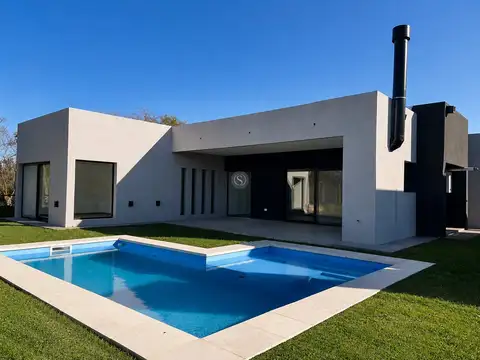 Casa  en Venta en Santa Sofía, Pilar del Este, Pilar