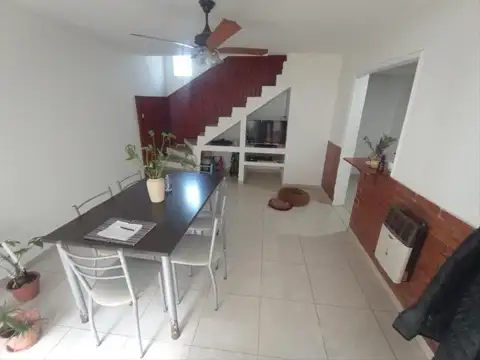 Depto Tipo Casa en Alquiler de 2 dormitorios