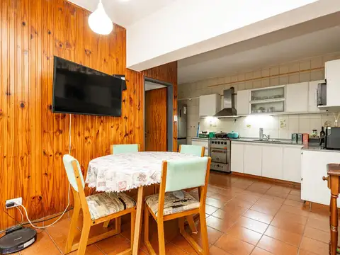 Casa 5 ambientes con 3 baños