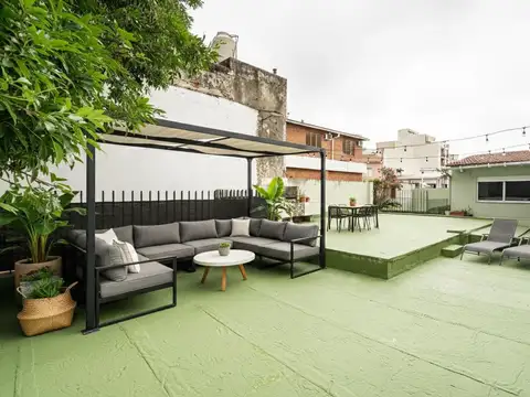 Venta Casa 5 ambientes con cochera patio y terraza en Monte Castro