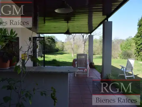 Casa en Venta con 2 cocheras