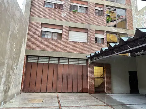 Depósito en  venta Zeballos 1129