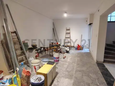 Casa 6 ambientes con 2 baños