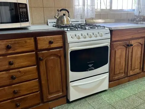 VENTA CASA Y 2 DEPTOS CON PILETA APTO CREDITO