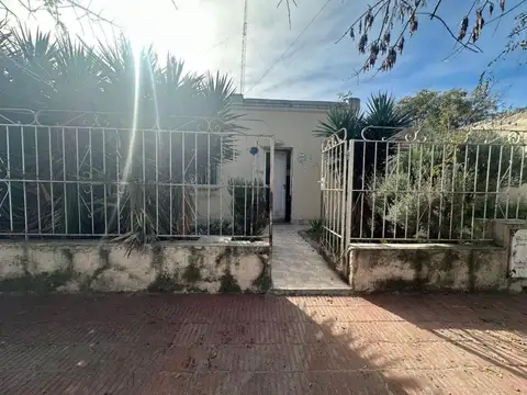 Casa en venta - 2 Dormitorios 1 Baño - Río Cuarto