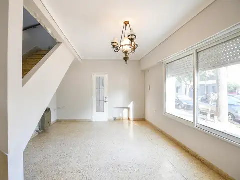 PH al frente en alquiler  en  La Plata