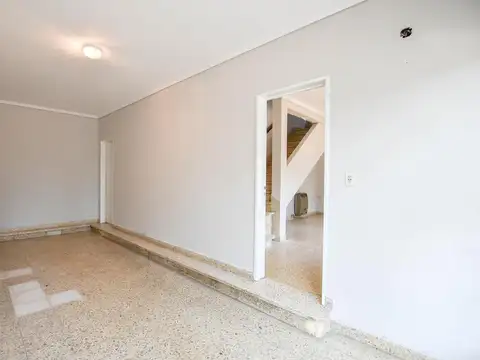Depto Tipo Casa en Alquiler de 5 ambientes