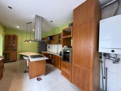 Casa 4 ambientes con 3 baños