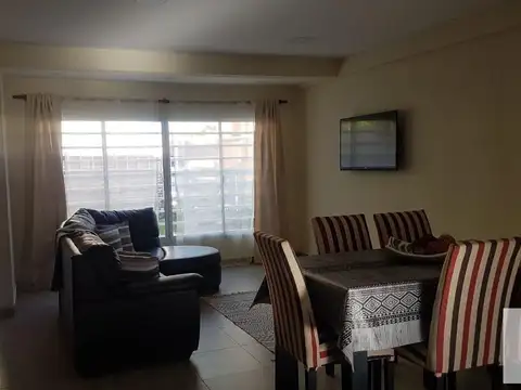 Casa en venta - 2 Dormitorios 1 Baño - San Bernardo del Tuyú