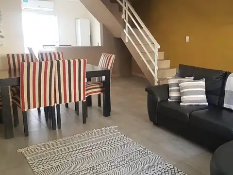 Casa en venta - 2 Dormitorios 1 Baño - San Bernardo del Tuyú