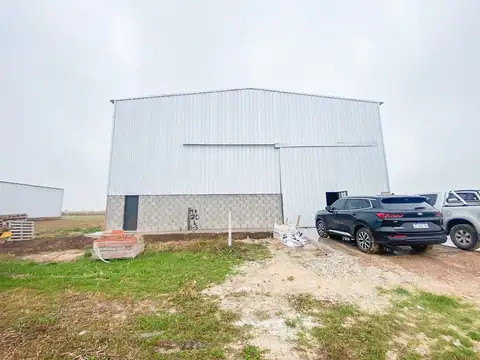 Galpón en alquiler 450m2 y 9m de altura - Area industrial de Roldán