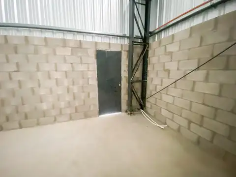 Galpón en alquiler 450m2 y 9m de altura - Area industrial de Roldán