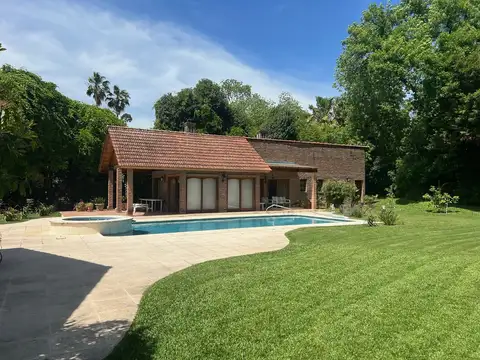 Casa en Alquiler Temporal con 1 cochera