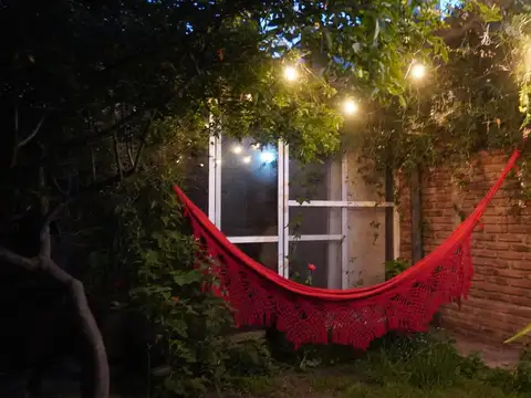 Casa 6 ambientes con 2 baños